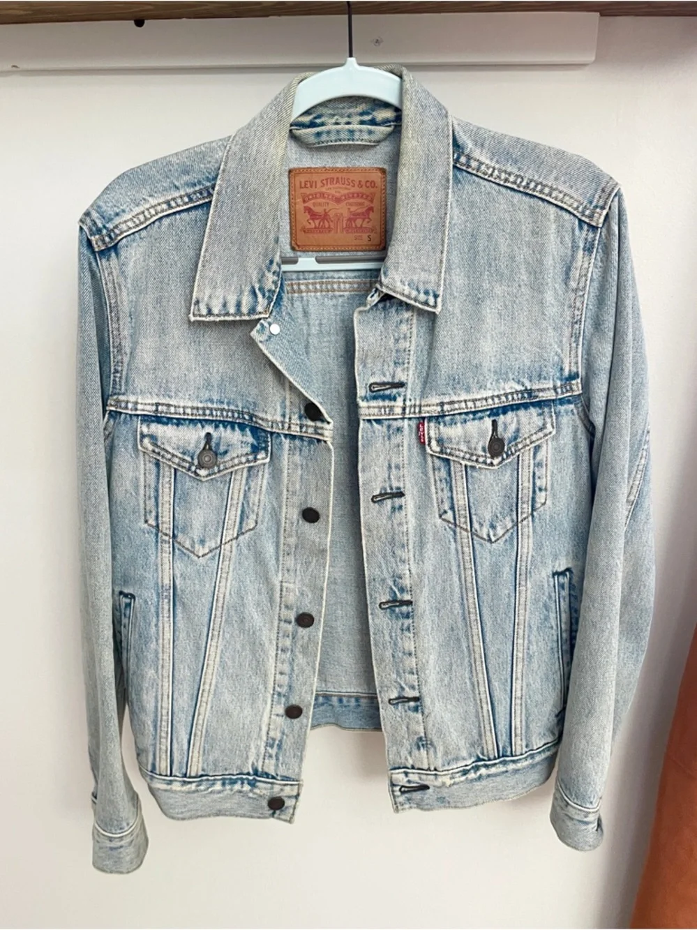 Levi's Light Blue Denim Jacket with Handmade Disney Castle panel - Picture 3 of 5